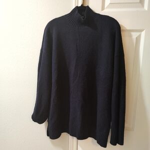 Gap Women's Size Large Navy Blue Turtleneck long Sleeve Soft Thick Knit Sweater